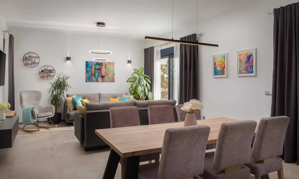 Contemporary Villa with Pool and Sea Views – Okrug Gornji