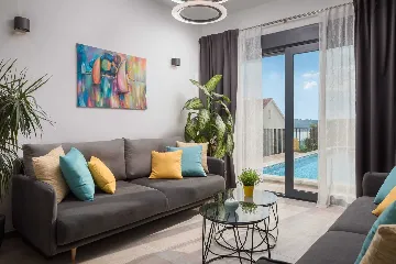 Contemporary Villa with Pool and Sea Views – Okrug Gornji