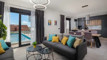 Contemporary Villa with Pool and Sea Views – Okrug Gornji