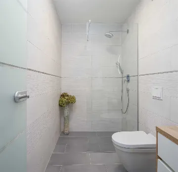 Contemporary Villa with Pool and Sea Views – Okrug Gornji