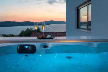 Contemporary Villa with Pool and Sea Views – Okrug Gornji