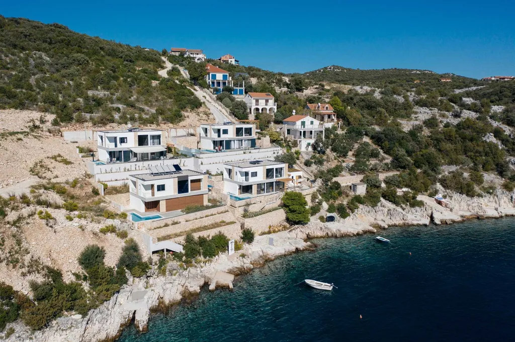 Contemporary Seaside Villa with Heated Pool in Vinišće