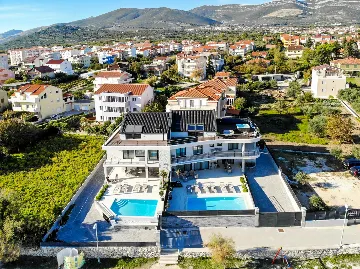 Seaside Retreat Villa with Pool in Kaštel Štafilić