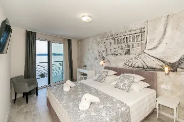 Seaside Retreat Villa with Pool in Kaštel Štafilić