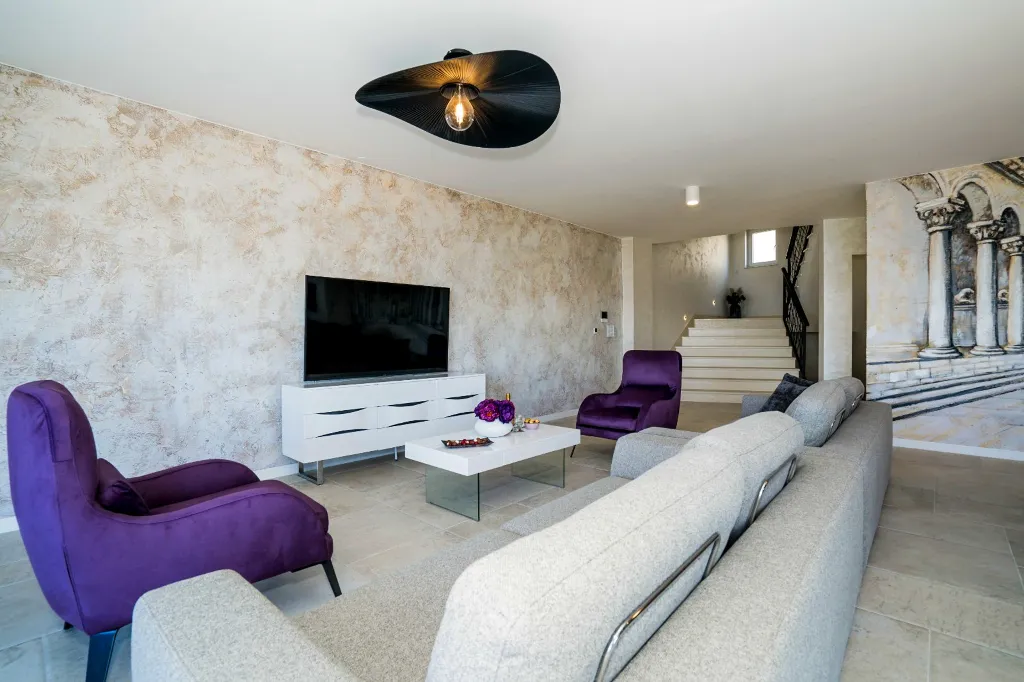 Seaside Retreat Villa with Pool in Kaštel Štafilić
