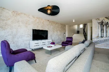 Seaside Retreat Villa with Pool in Kaštel Štafilić