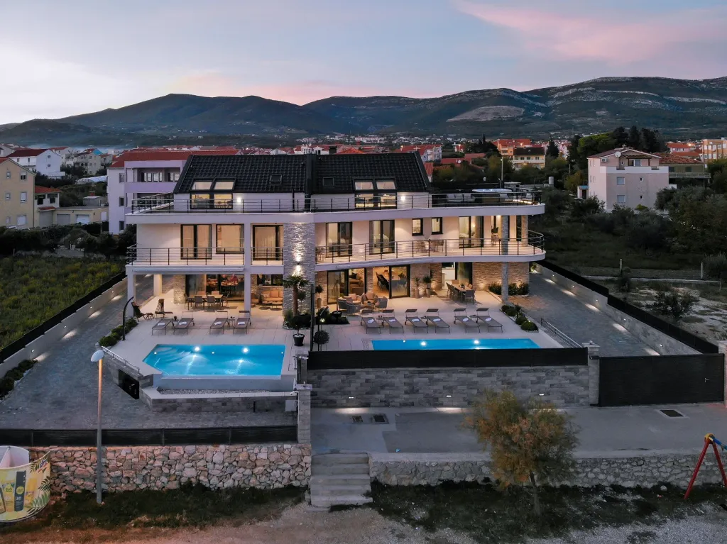 Seaside Retreat Villa with Pool in Kaštel Štafilić