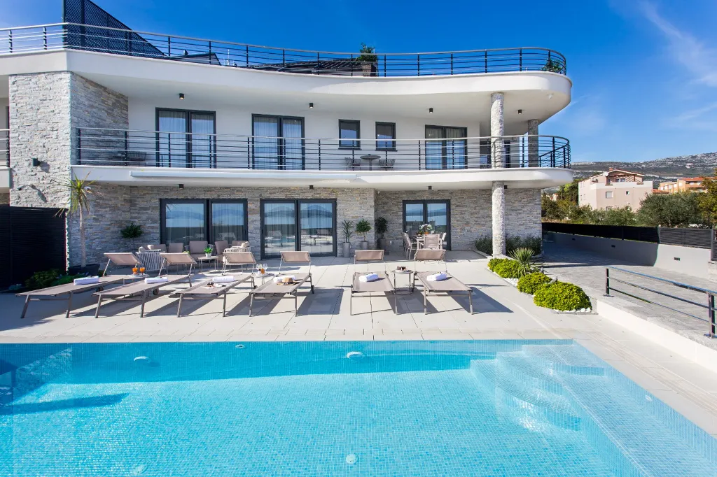 Seaside Retreat Villa with Pool in Kaštel Štafilić