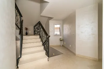 Seaside Retreat Villa with Pool in Kaštel Štafilić