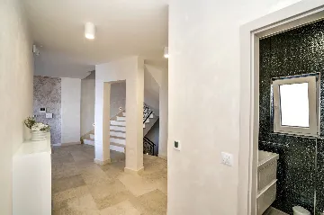 Seaside Retreat Villa with Pool in Kaštel Štafilić