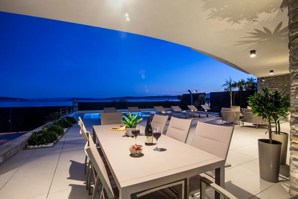 Seaside Retreat Villa with Pool in Kaštel Štafilić