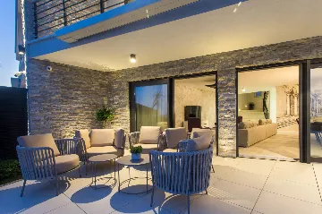 Seaside Retreat Villa with Pool in Kaštel Štafilić