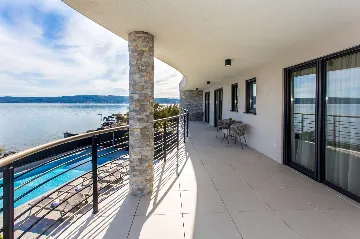 Seaside Retreat Villa with Pool in Kaštel Štafilić