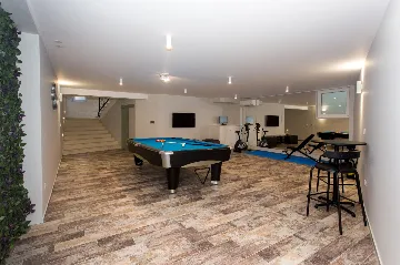 Seaside Retreat Villa with Pool in Kaštel Štafilić