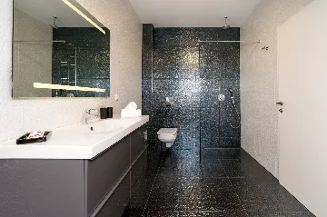 Seaside Retreat Villa with Pool in Kaštel Štafilić