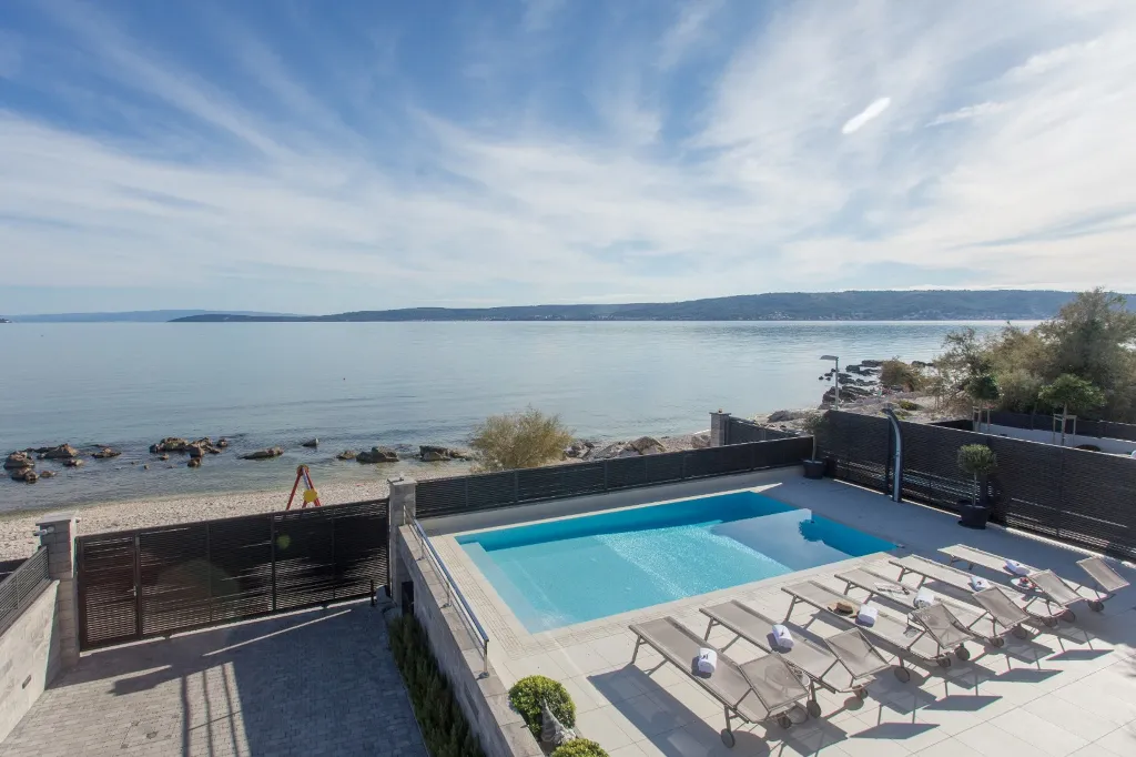 Seaside Retreat Villa with Pool in Kaštel Štafilić