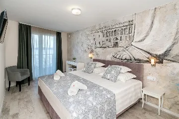 Seaside Retreat Villa with Pool in Kaštel Štafilić