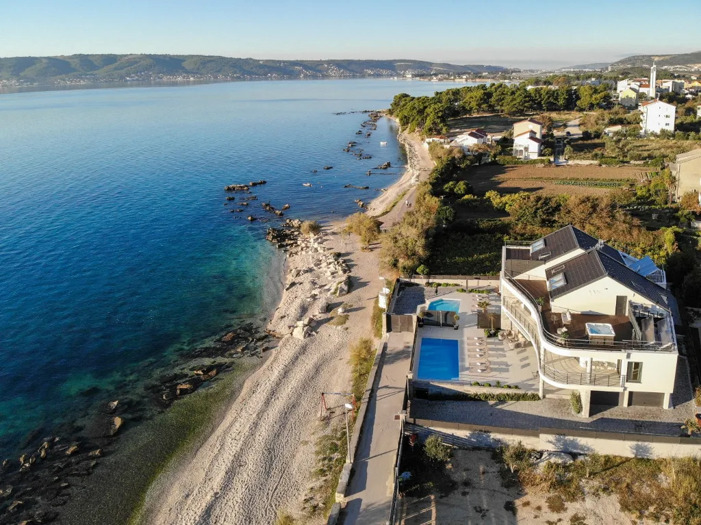 Seaside Retreat Villa with Pool in Kaštel Štafilić
