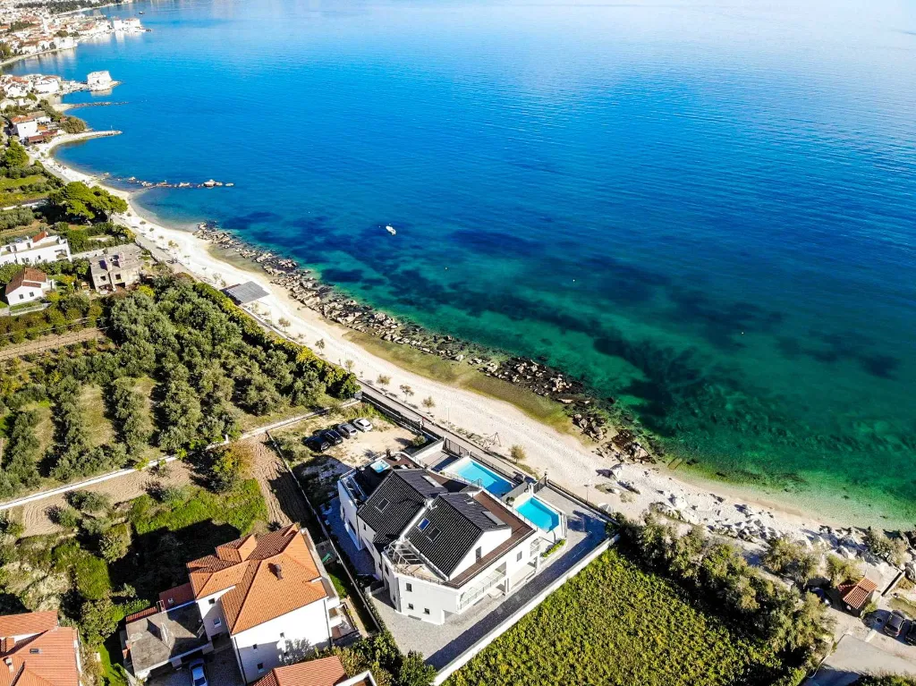 Seaside Retreat Villa with Pool in Kaštel Štafilić