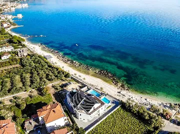 Seaside Retreat Villa with Pool in Kaštel Štafilić