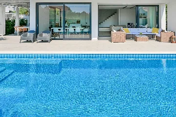 Spacious Seaside Villa with Pool in Kaštel Štafilić