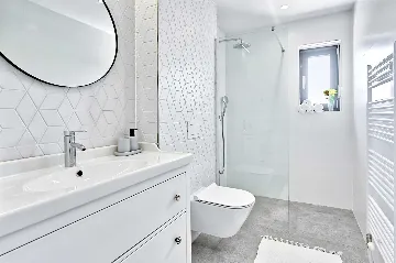 Spacious Seaside Villa with Pool in Kaštel Štafilić