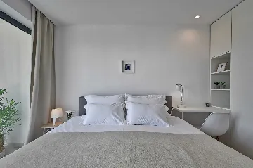 Spacious Seaside Villa with Pool in Kaštel Štafilić