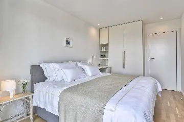 Spacious Seaside Villa with Pool in Kaštel Štafilić