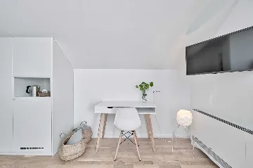 Spacious Seaside Villa with Pool in Kaštel Štafilić