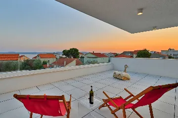 Spacious Seaside Villa with Pool in Kaštel Štafilić