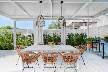 Spacious Seaside Villa with Pool in Kaštel Štafilić