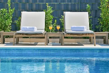 Spacious Seaside Villa with Pool in Kaštel Štafilić