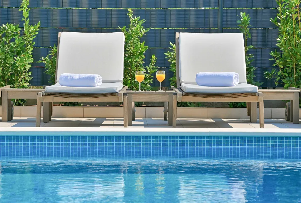 Spacious Seaside Villa with Pool in Kaštel Štafilić