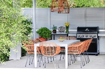 Spacious Seaside Villa with Pool in Kaštel Štafilić