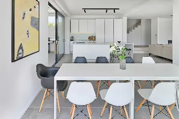 Spacious Seaside Villa with Pool in Kaštel Štafilić