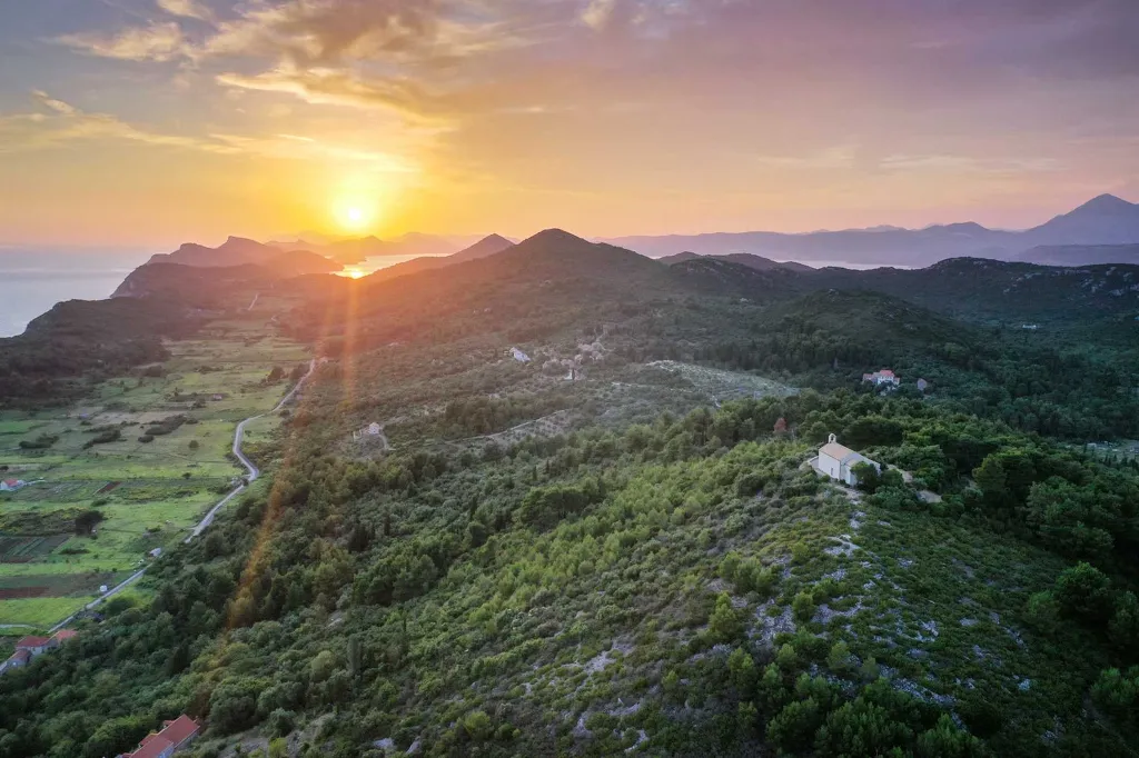 Spacious Island Villa with Pool in Šipan