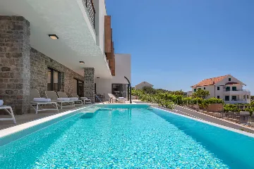 Contemporary Seaside Villa With Private Pool Primošten