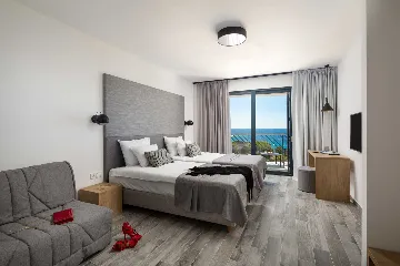 Contemporary Seaside Villa With Private Pool Primošten