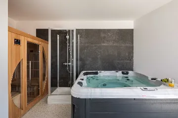 Contemporary Seaside Villa With Private Pool Primošten