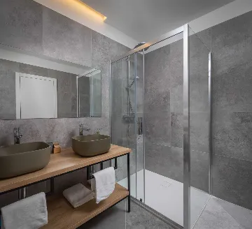 Contemporary Seaside Villa With Private Pool Primošten