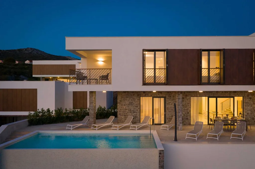 Contemporary Seaside Villa With Private Pool Primošten