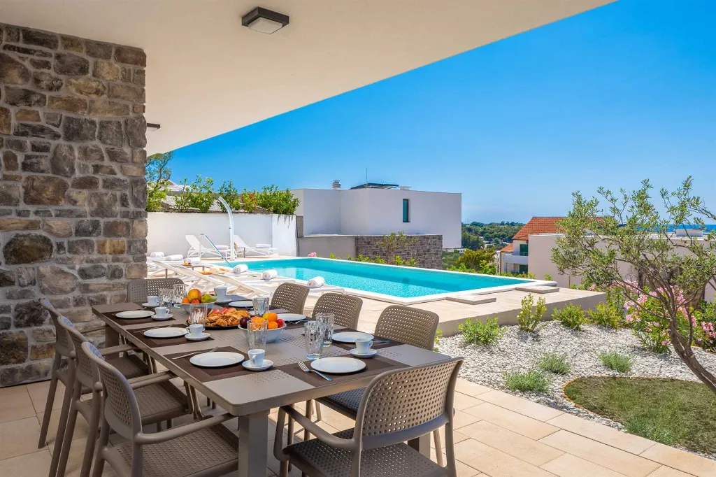 Modern Seaside Villa with Pool in Primošten