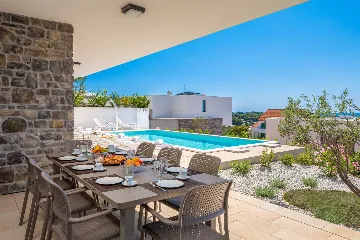 Modern Seaside Villa with Pool in Primošten