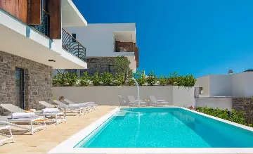 Modern Seaside Villa with Pool in Primošten
