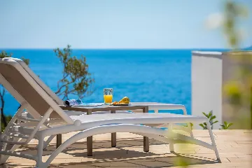 Modern Seaside Villa with Pool in Primošten