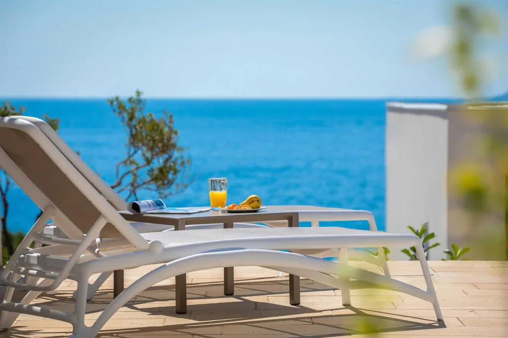 Modern Seaside Villa with Pool in Primošten