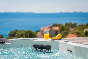 Modern Seaside Villa with Pool in Primošten