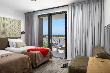 Modern Seaside Villa with Pool in Primošten