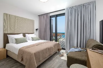 Modern Seaside Villa with Pool in Primošten