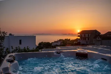 Modern Seaside Villa with Pool in Primošten